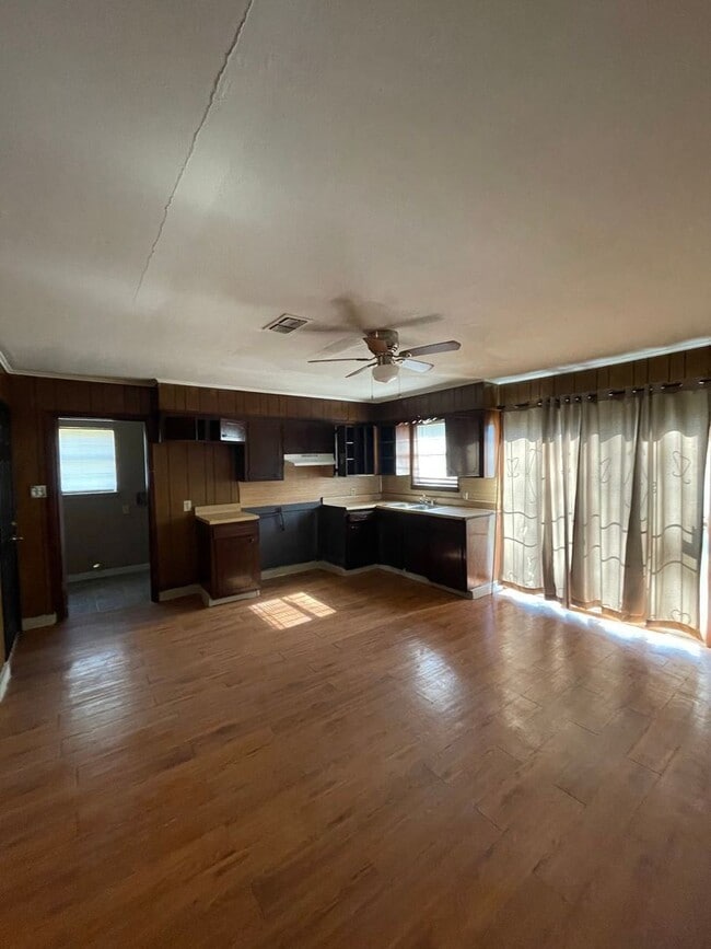 Building Photo - 3 br, 1 bath House - 3855 Powell
