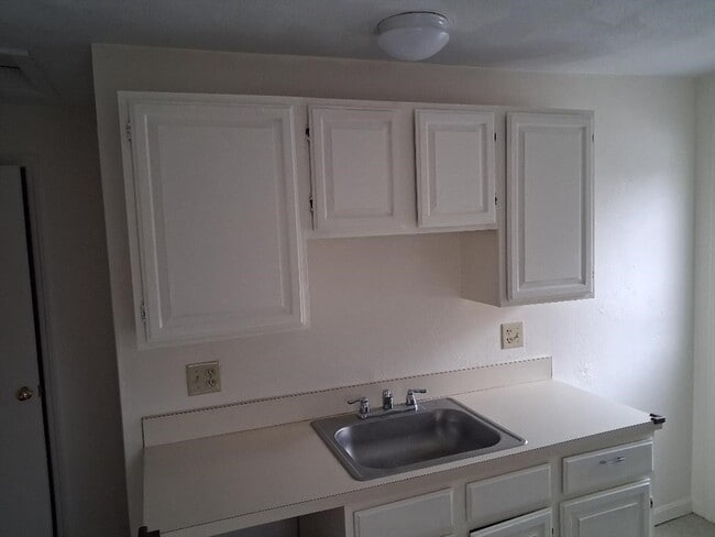 Building Photo - 101 Vine St