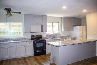 Building Photo - 7119 Rio Blanco Dr