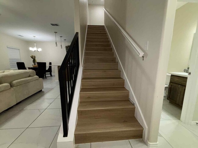 Building Photo - 5821 Colegio Ln