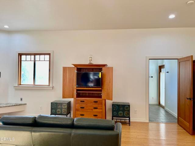 Foto del edificio - 651 S La Luna Ave