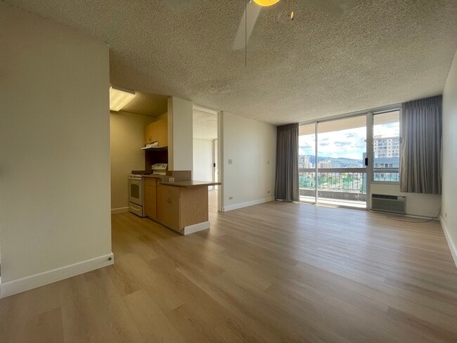 Building Photo - To register for the showing time below, note the 4 digit code: 4242 and click "APPLY NOW."(mobile...