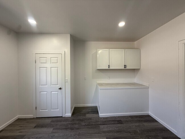 Foto del edificio - 3068 Harding St