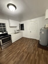 Building Photo - 1028 Bridge St