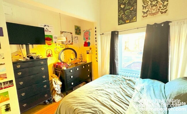 Photo - 583 Beacon St Apartment