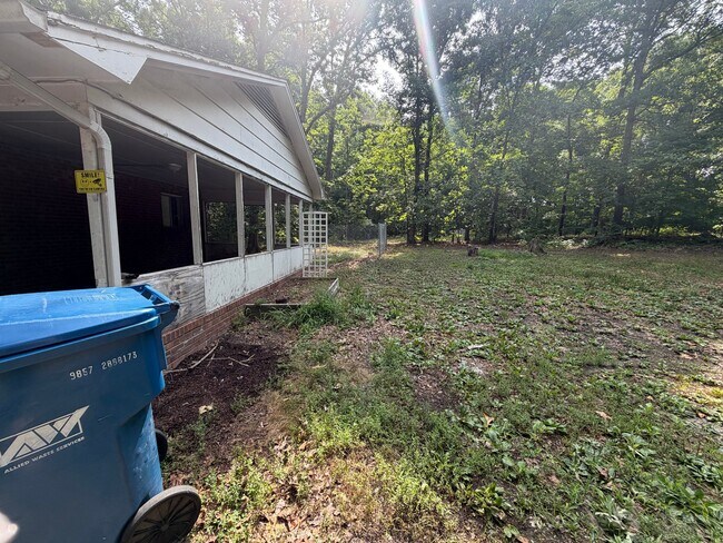 Foto del edificio - 114 Oakspring Ln