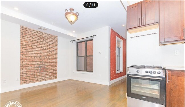 Foto del edificio - 1328 Halsey St