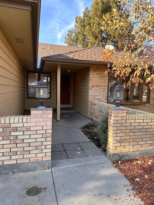 Building Photo - 3131 S Crossfield Way