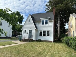 Building Photo - 44 Parkwood Rd