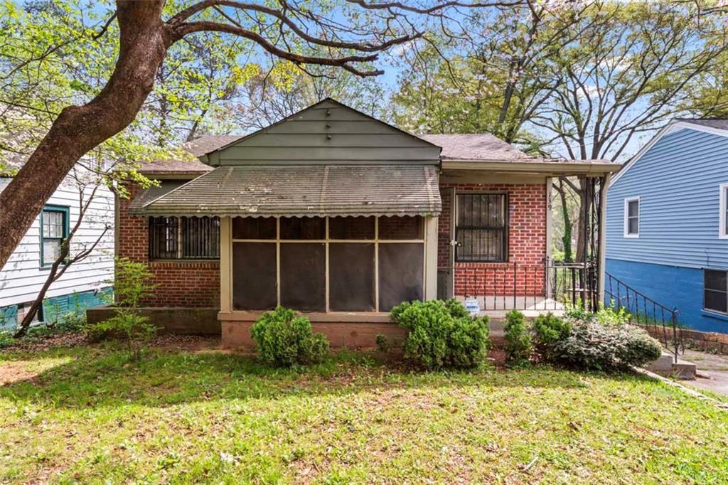 Primary Photo - 139 Burbank Dr NW