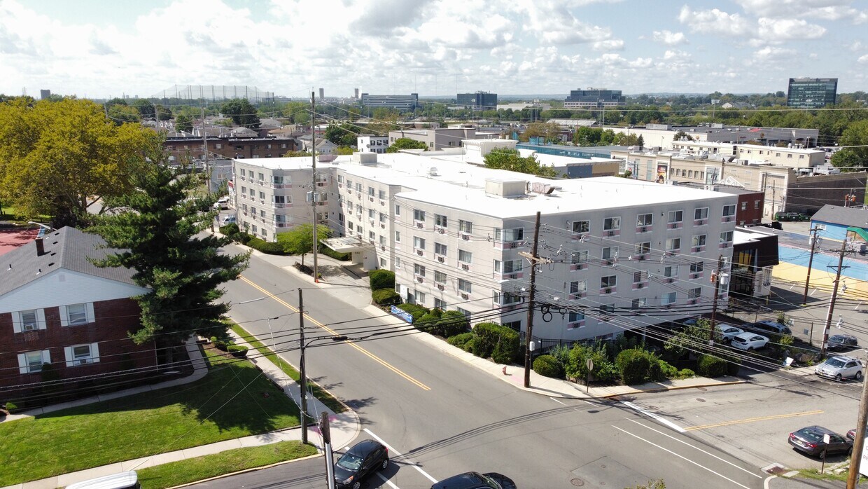 333 Grand Ave Unit 333 Grand ave 2R, Palisades Park, NJ 07650 Condo