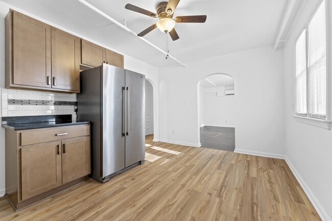 Foto del edificio - 2964 W Jefferson Ave