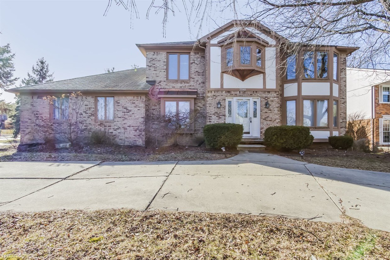 Primary Photo - 35901 King Edward Dr