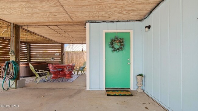 Building Photo - 513 Lantana St