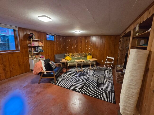 Building Photo - 3819 SE Francis St