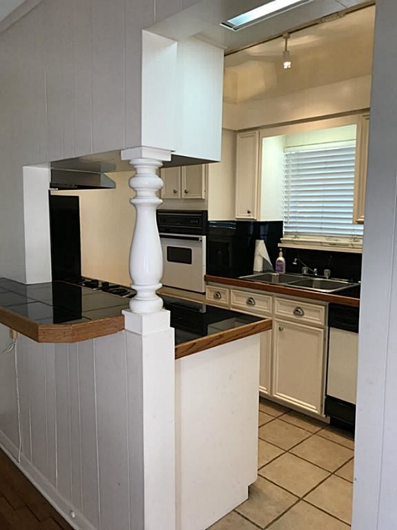 Building Photo - 1602 Castle Ct