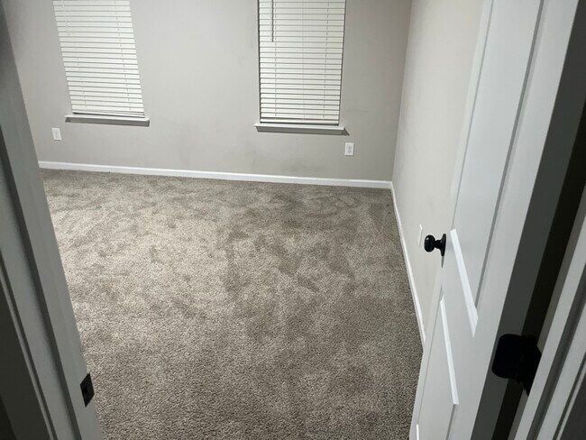 Foto del edificio - 7204 Stoney Wood Ln