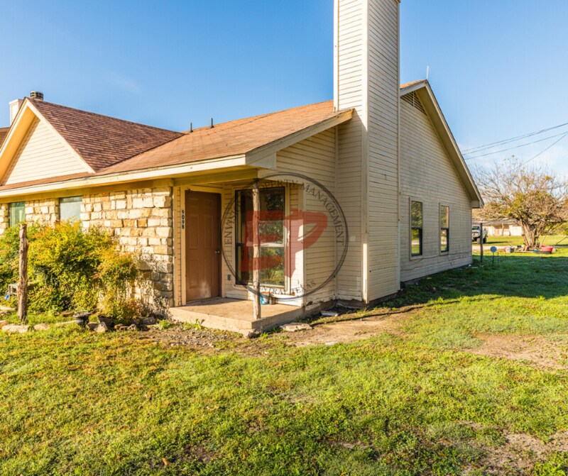 Primary Photo - 909 Shepherd St