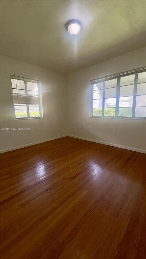 Building Photo - 809 Ferdinand St