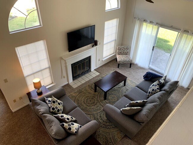 Building Photo - 110 Brookstone Ln