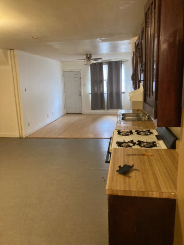 Building Photo - 2928 Frankford Ave