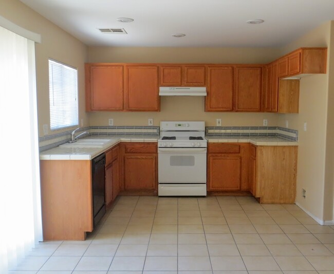 Foto del edificio - Nice 3 Bedroom 2.5 Bath Home in East LV