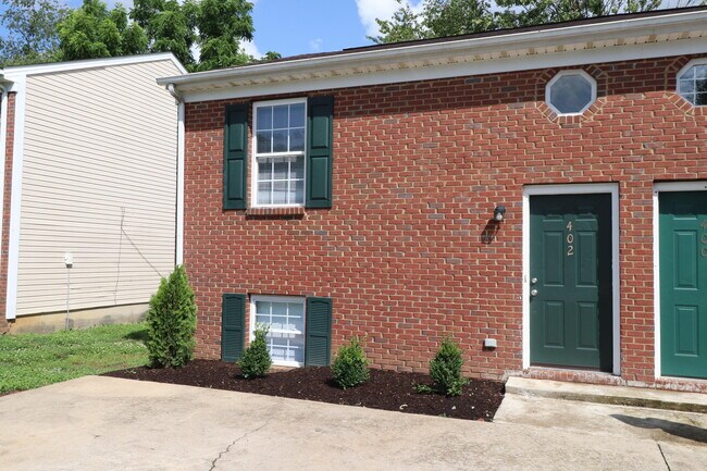 Foto del edificio - 402 Lakeview Dr