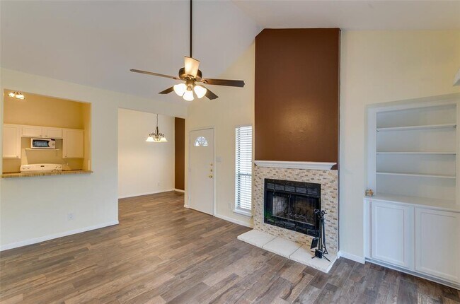 Building Photo - 3500 Tangle Brush Dr