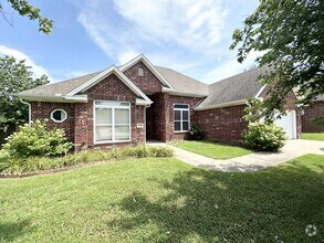Building Photo - 3750 River Bend Dr