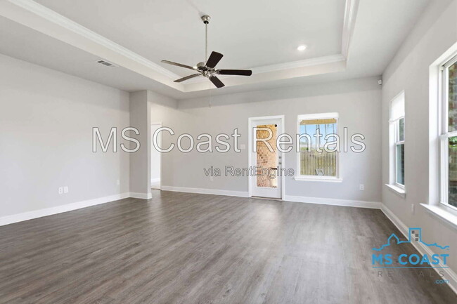 Foto del edificio - 5543 Overland Dr
