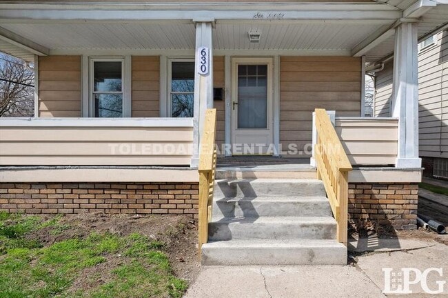 Foto del edificio - 630 Colima Dr