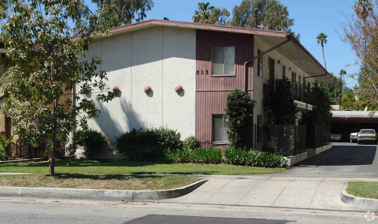 Primary Photo - 515 Wilson Ave