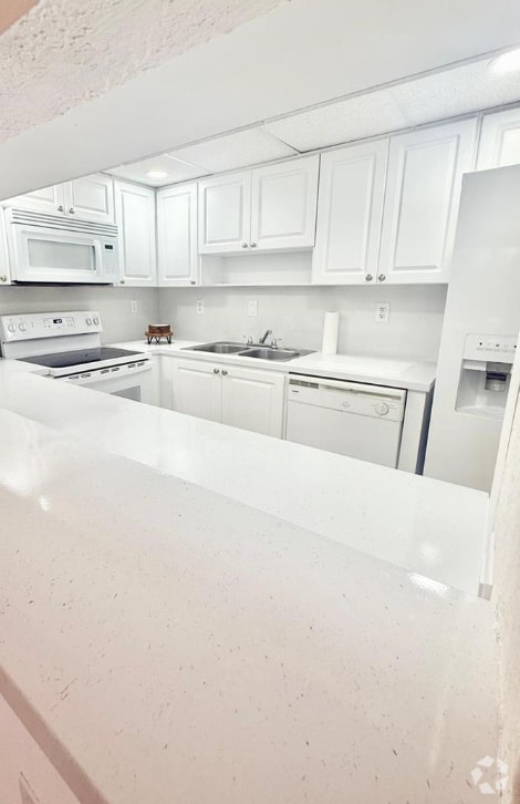 Building Photo - 984 W 40th St