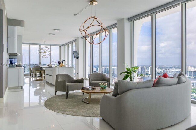Foto del edificio - 16901 Collins Ave