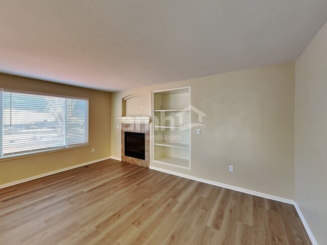 Foto del edificio - 21942 Whirlaway Ave
