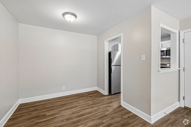 2BR, 1BA - 825SF - Dining Room - The Dandridge