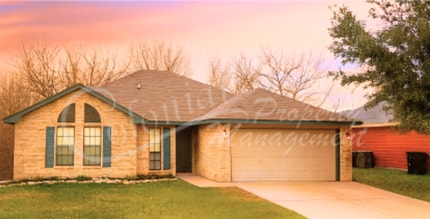 Building Photo - 2801 Diaz Dr