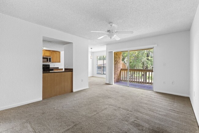 Foto del edificio - 1810 NW 23rd Blvd