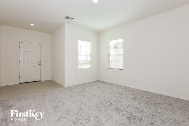 Building Photo - 3102 E Miner Dr