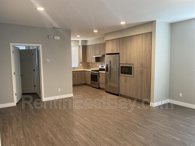 Building Photo - 3618 Brookdale Ave