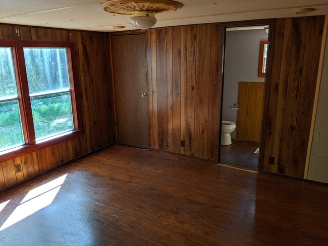 Building Photo - 45 K and M Way