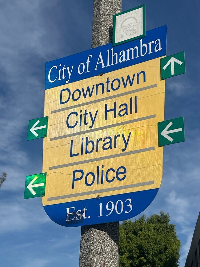 Foto del edificio - 3 Bedroom Condo for rent in the most desirable Alhambra Area Walking to Alhambra HS