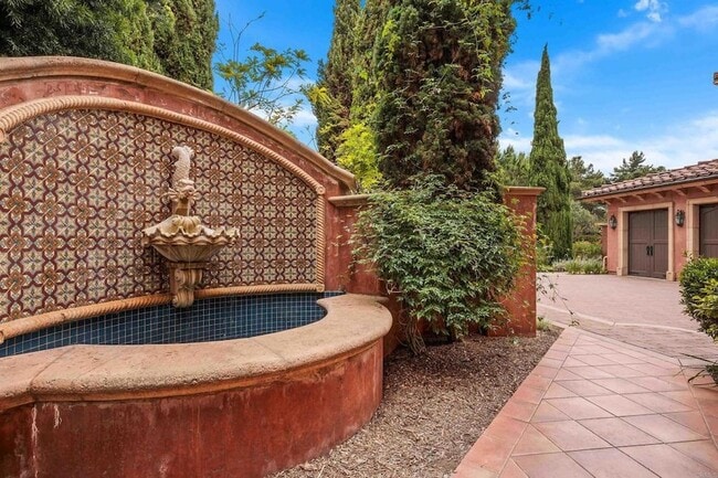 Building Photo - 5220 Grand Del Mar Way