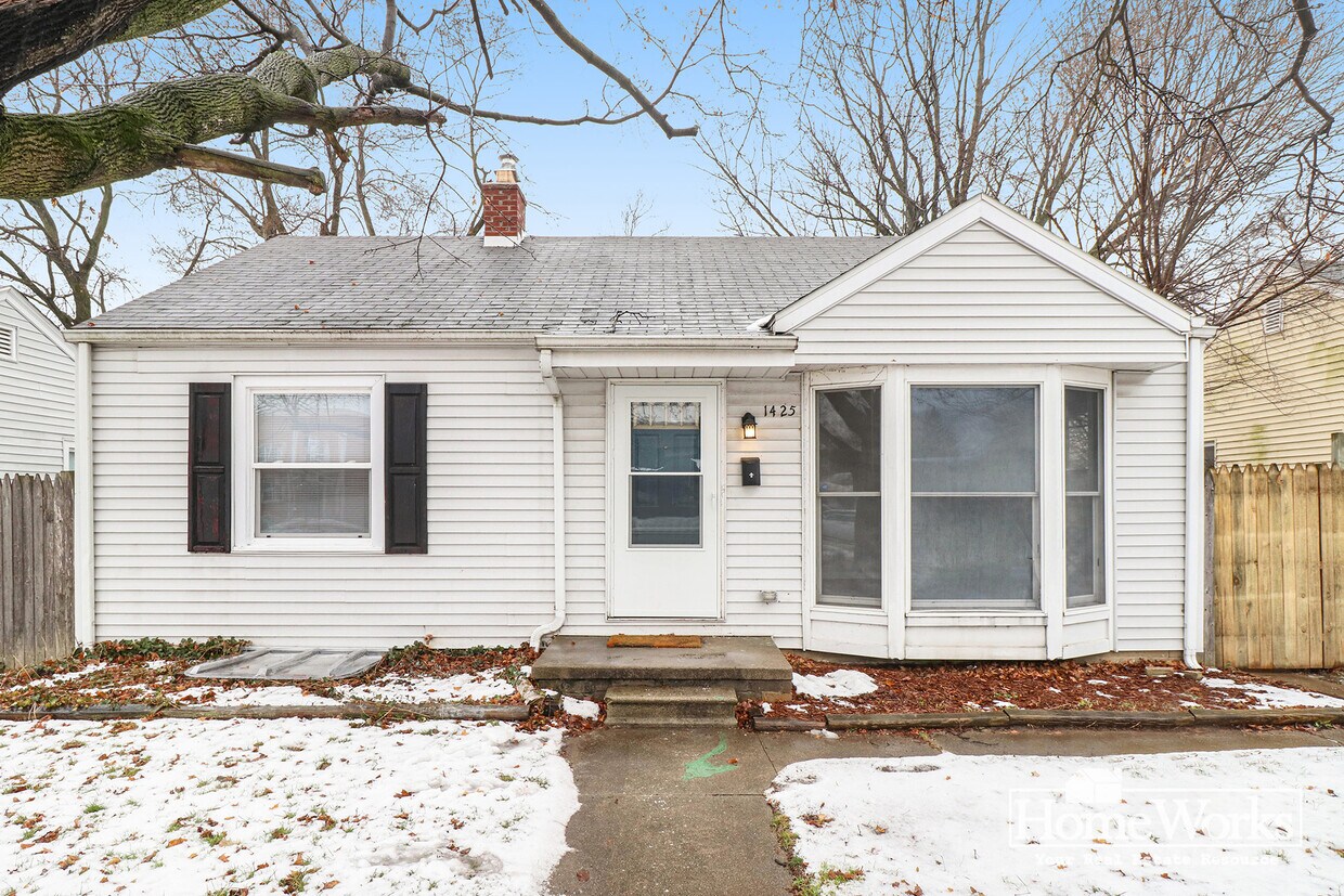 Primary Photo - 1425 E Mishawaka Ave