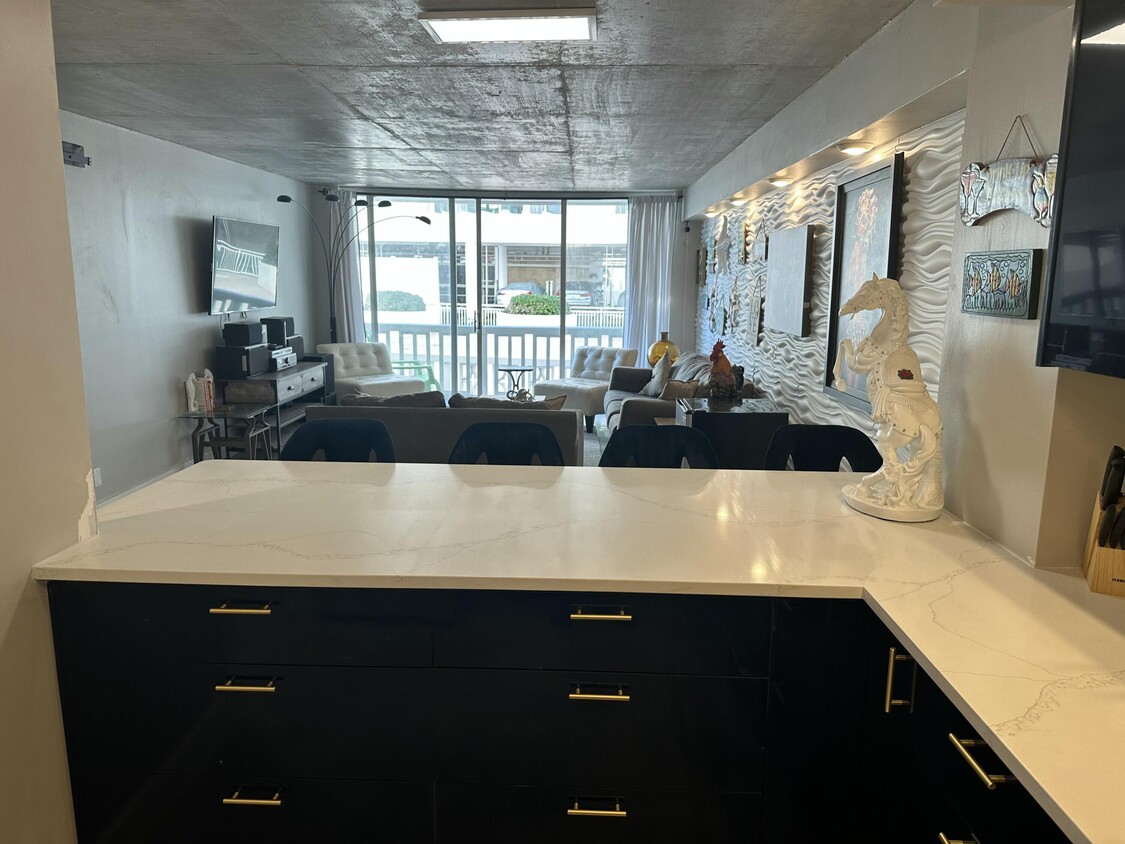 Primary Photo - 3570 S Ocean Blvd