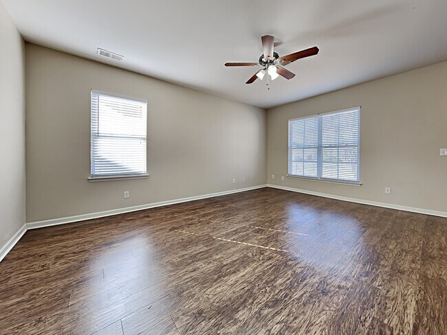 Building Photo - 116 Stoney Creek Way