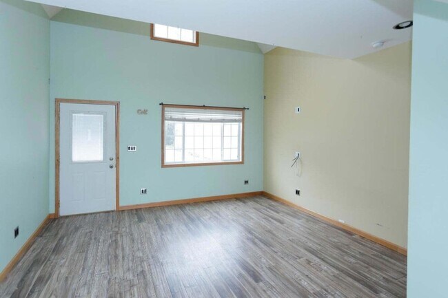 Foto del edificio - 935 Woodland Beach
