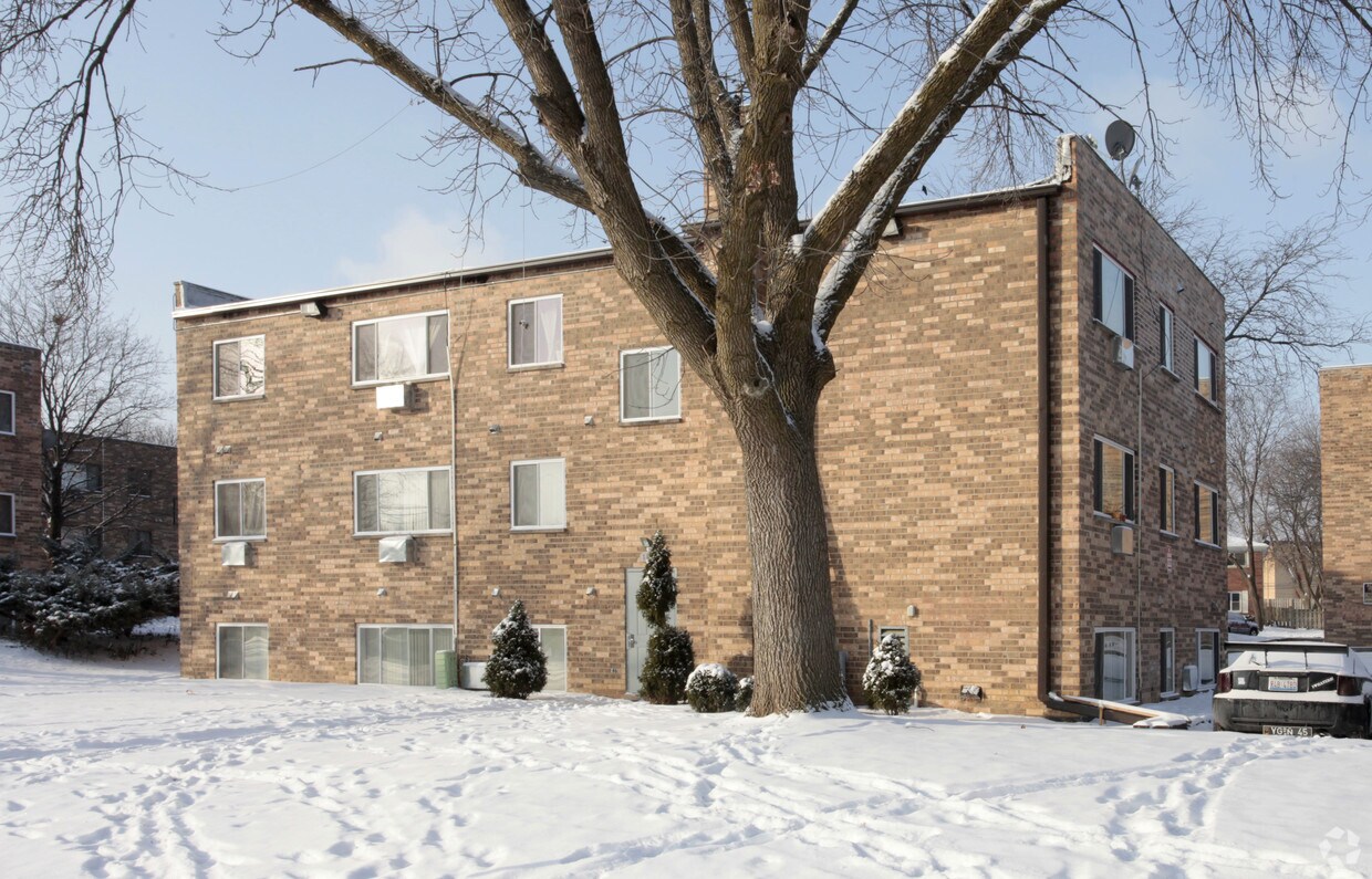 Building Photo - 1185 N Boxwood Dr