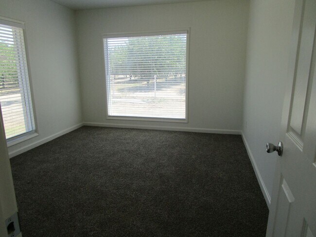 Foto del edificio - Thank you for your interest in our properties. Use the link below to view our properties and appl...