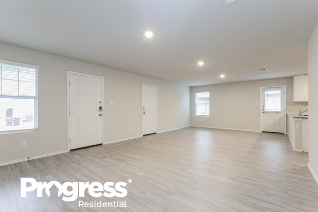 Building Photo - 5723 Leon Pl